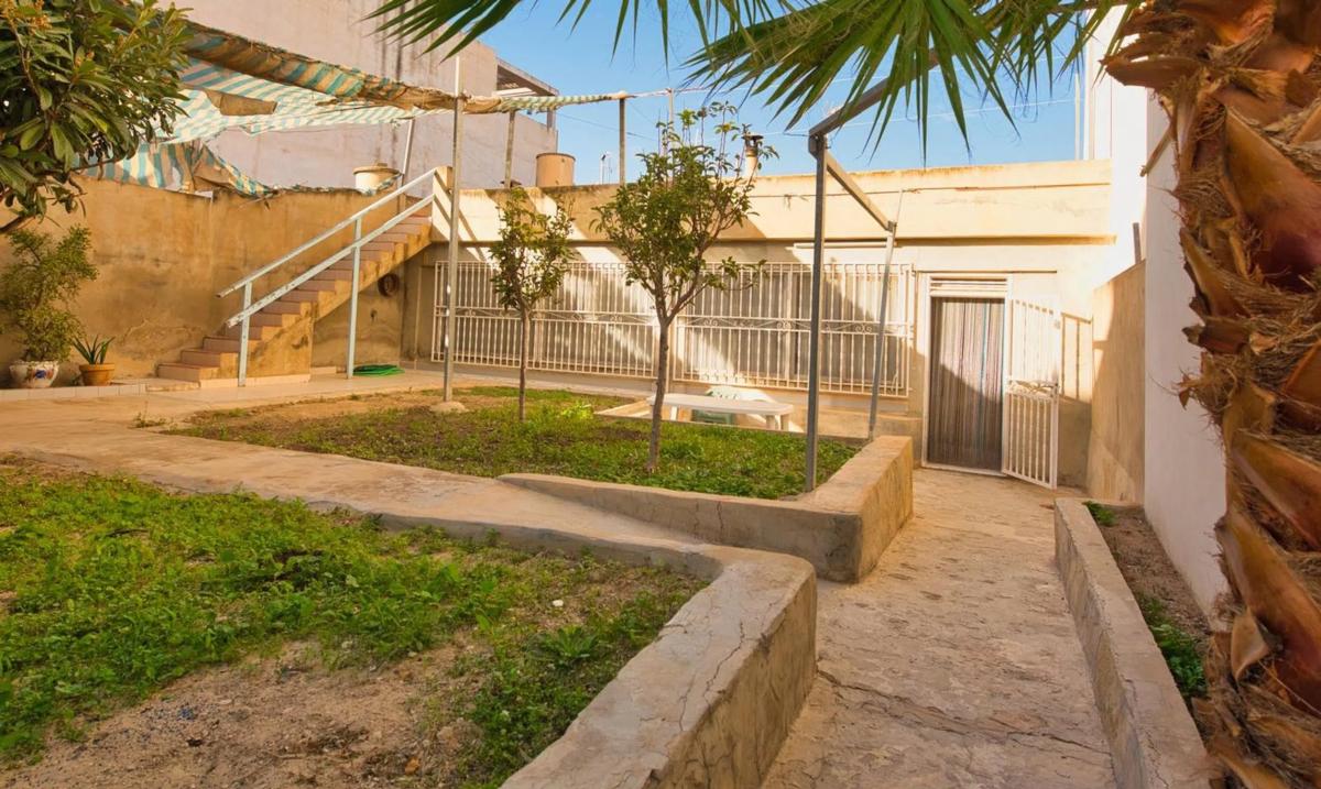 Obra nueva Casa de pueblo en calle Federico García Lorca, 81 en Benijofar (Revista) photo 1
