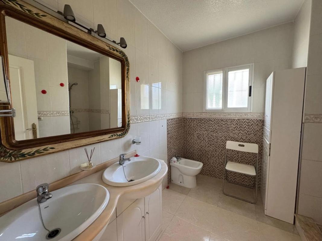 Venta de chalet independiente en Calle Naranjo de Bulnes, Benijofar
photo 5