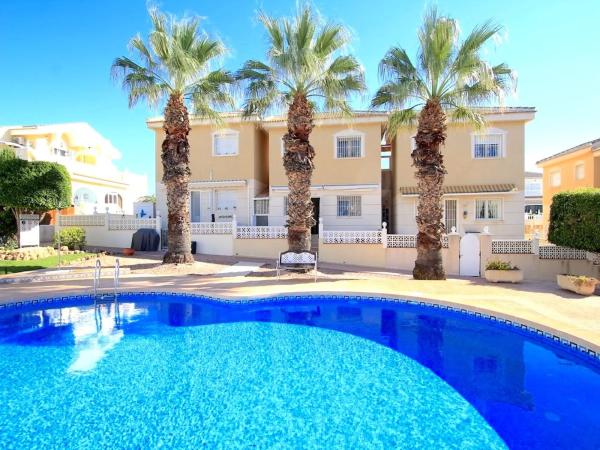 Independent chalet for sale in Calle Teresa de Calcuta, Benijofar
thumbnail 1