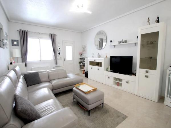 Independent chalet for sale in Calle Teresa de Calcuta, Benijofar
thumbnail 2