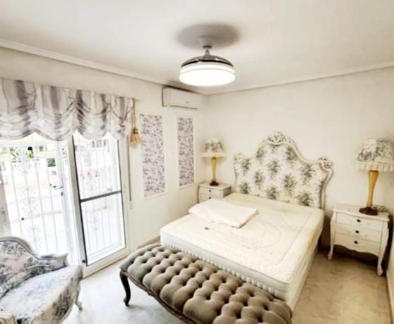 Chalet adosado en venta en Calle Marie Curie, 40 , Benijofar photo 1