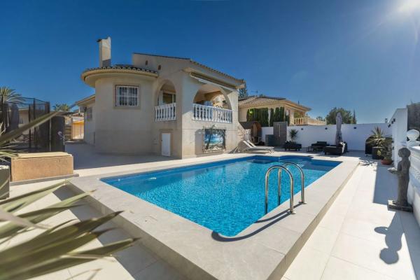 Independent chalet for sale in Benijofar, Benijofar
thumbnail 2