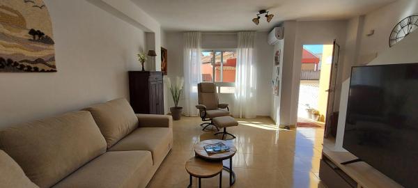 Четырехквартирный дом на продажу на  Calle Los Palacios, 29  d , Бигастро photo 2
