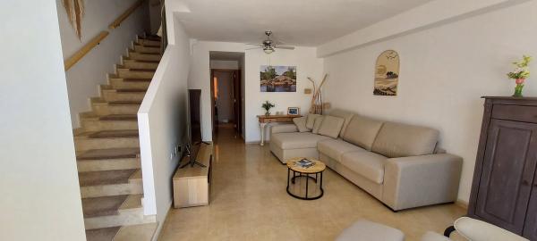 Четырехквартирный дом на продажу на  Calle Los Palacios, 29  d , Бигастро photo 3