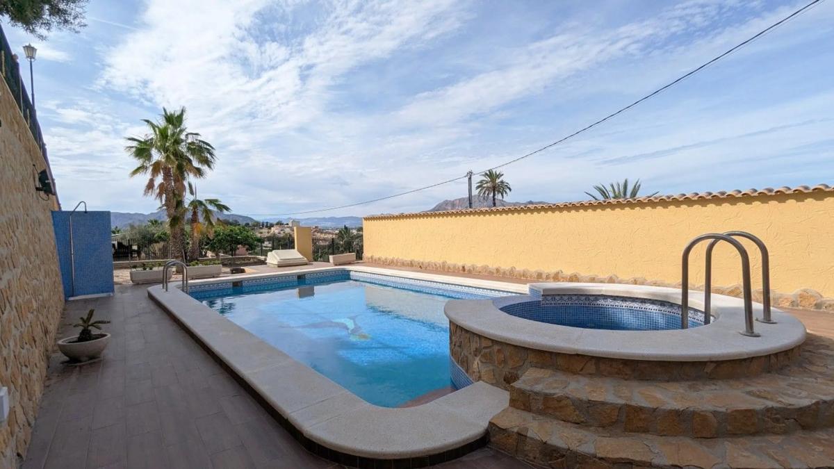 Продажа отдельного шале в  Calle Antonio Machado s/n, Бигастро photo 4