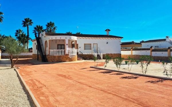 Chalet independiente en venta en Catral, Catral
thumbnail 2