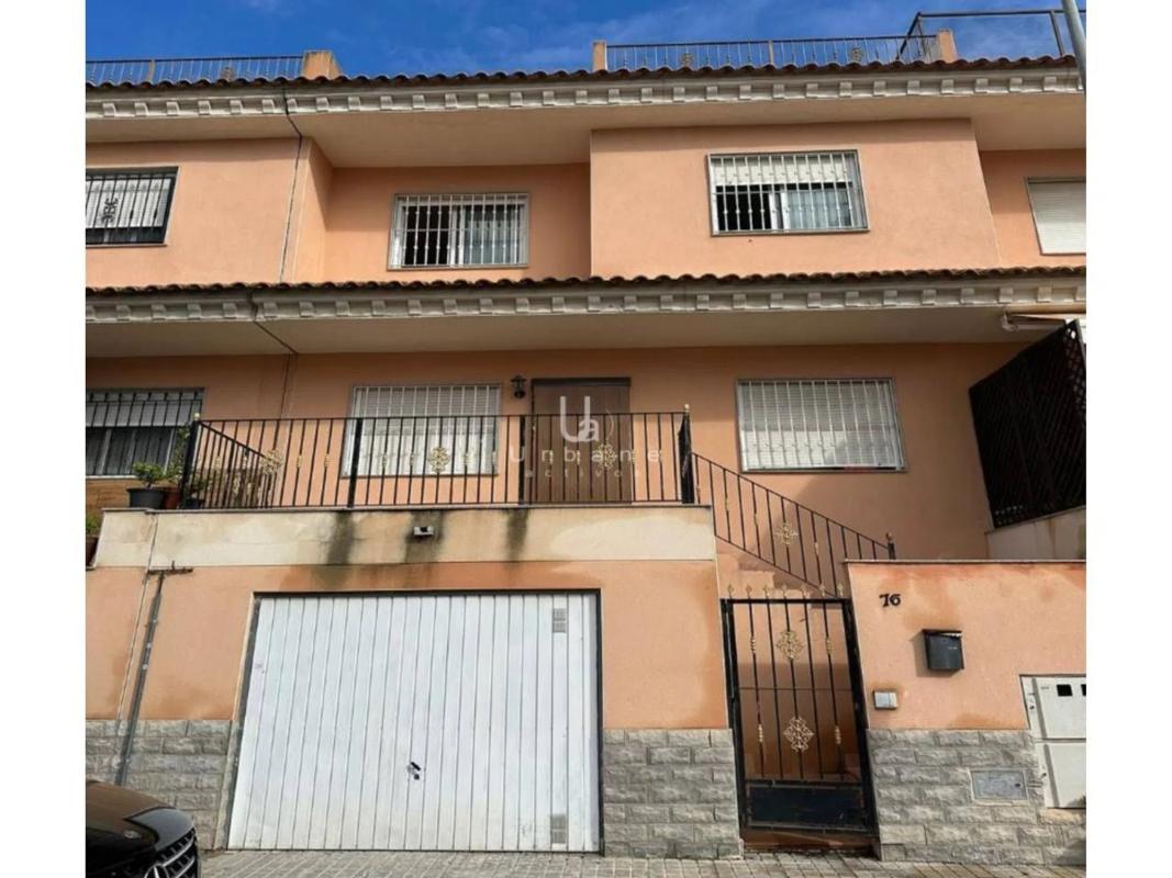 Продажа таунхауса в  Calle Alcalde Francisco Ramón Rocamora, 76 , Кокс photo 2
