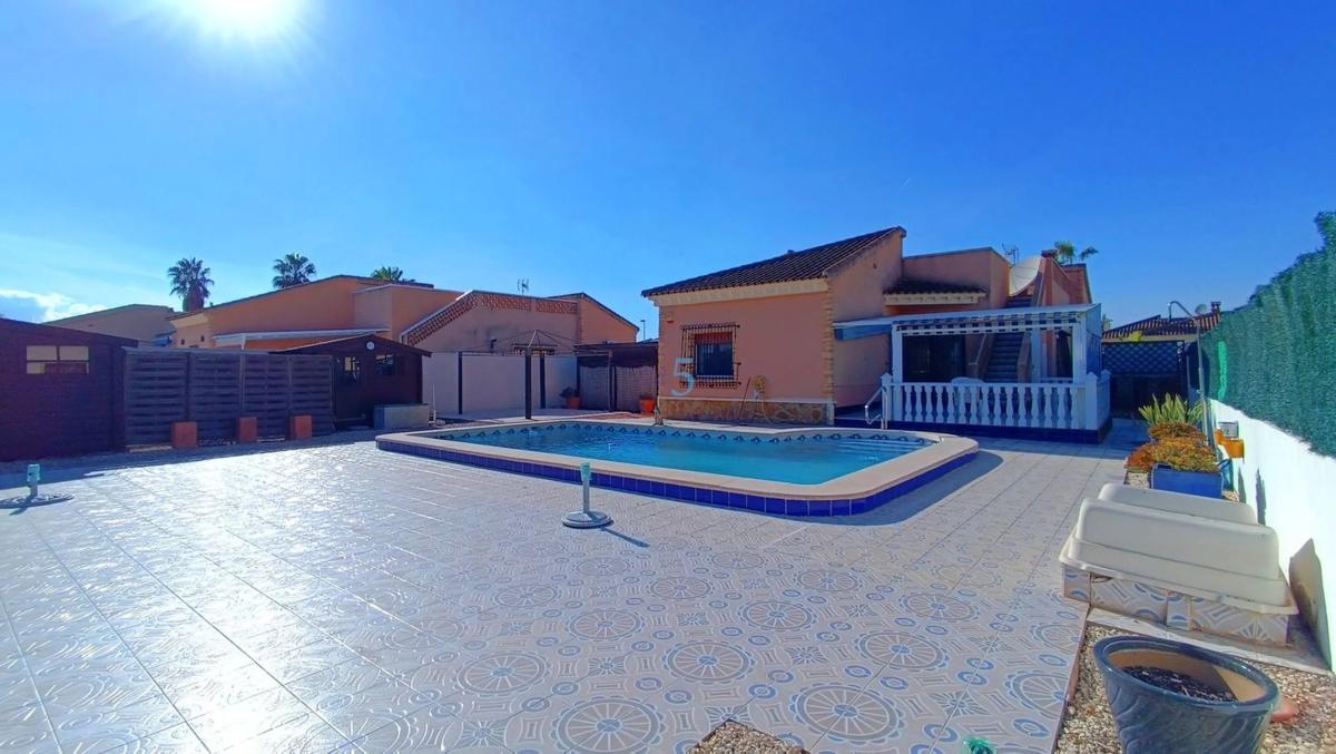 Sale of independent chalet in Formentera del Segura, Formentera del Segura
photo 1