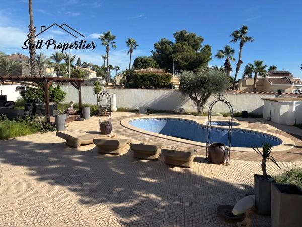 Independent chalet for sale in Calle Guardamar, Formentera del Segura
 photo 4