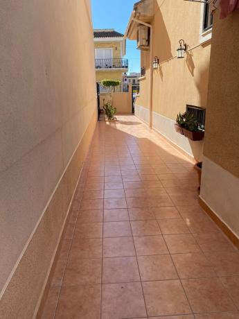 Chalet pareado en calle San Miguel photo 1