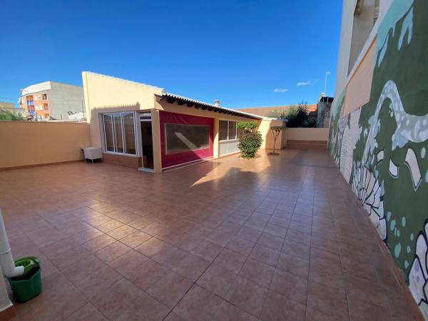 Chalet pareado en calle San Miguel thumbnail 1