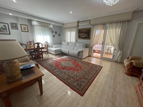 Chalet independiente en venta en Zona Pueblo, Guardamar del Segura
thumbnail 2