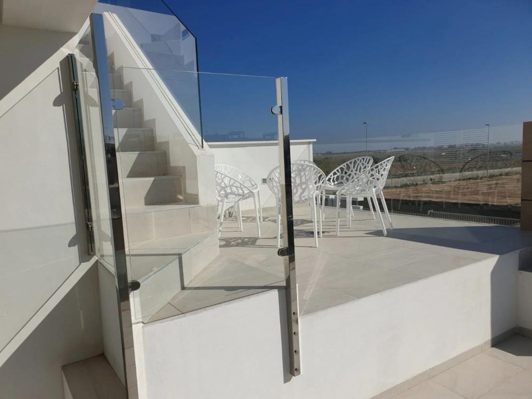 Продажа отдельного шале в  Calle la Malva Rosa, Гуардамар-дель-Сегура photo 2