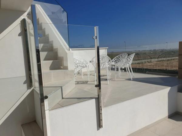 Частный шале на продаже в  Calle la Malva Rosa, Гуардамар-дель-Сегура photo 2