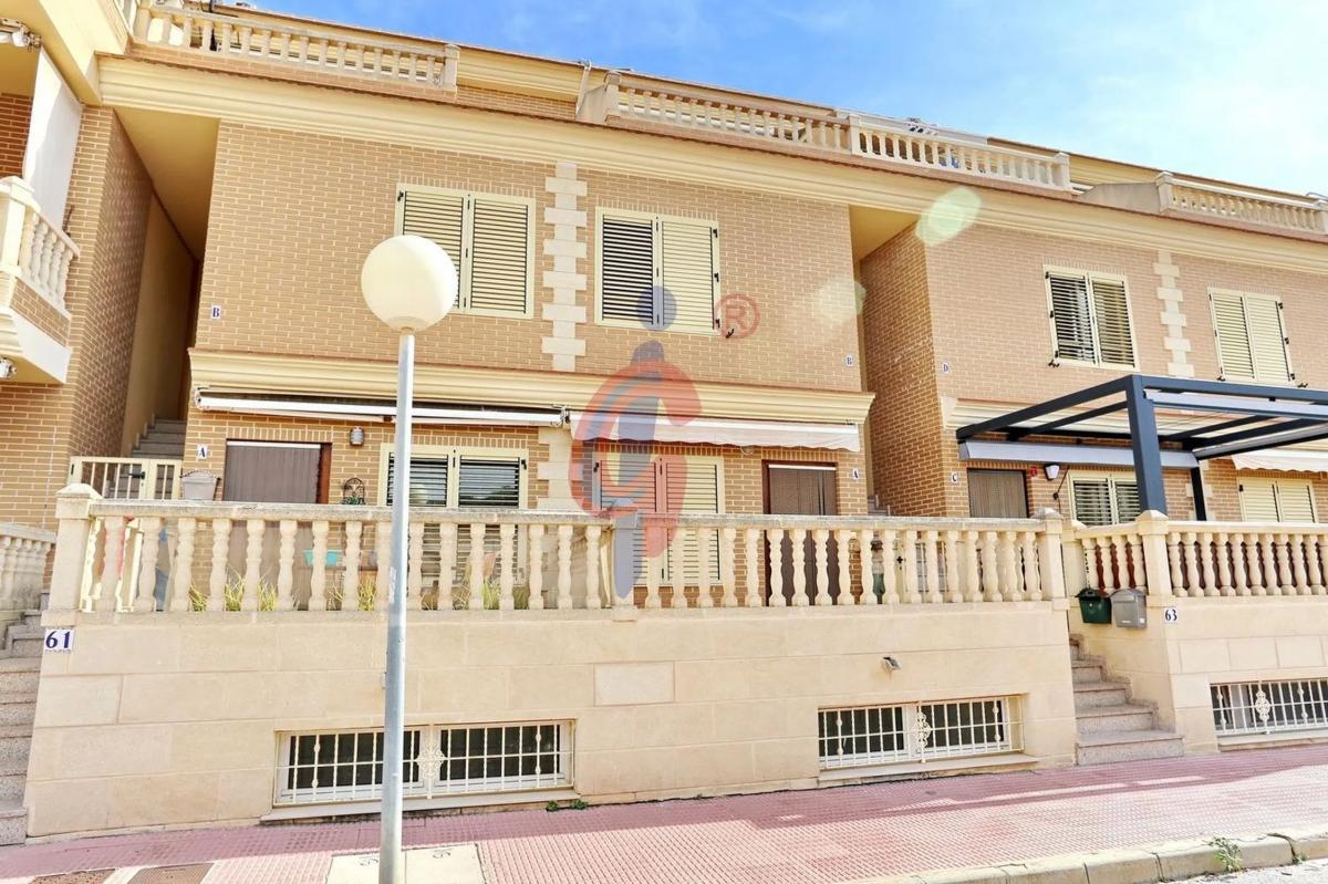 Продажа дуплекса на Calle Rafael Alberti, 63, Гуардамар-дель-Сегура photo 1