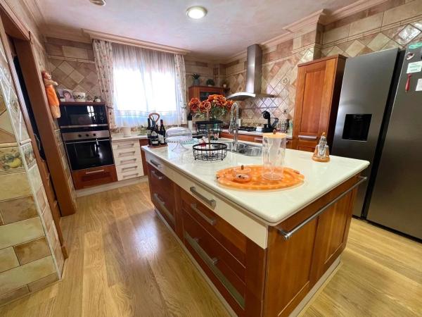 Chalet independiente en venta en El Barrio S Ba, Orihuela
 photo 4
