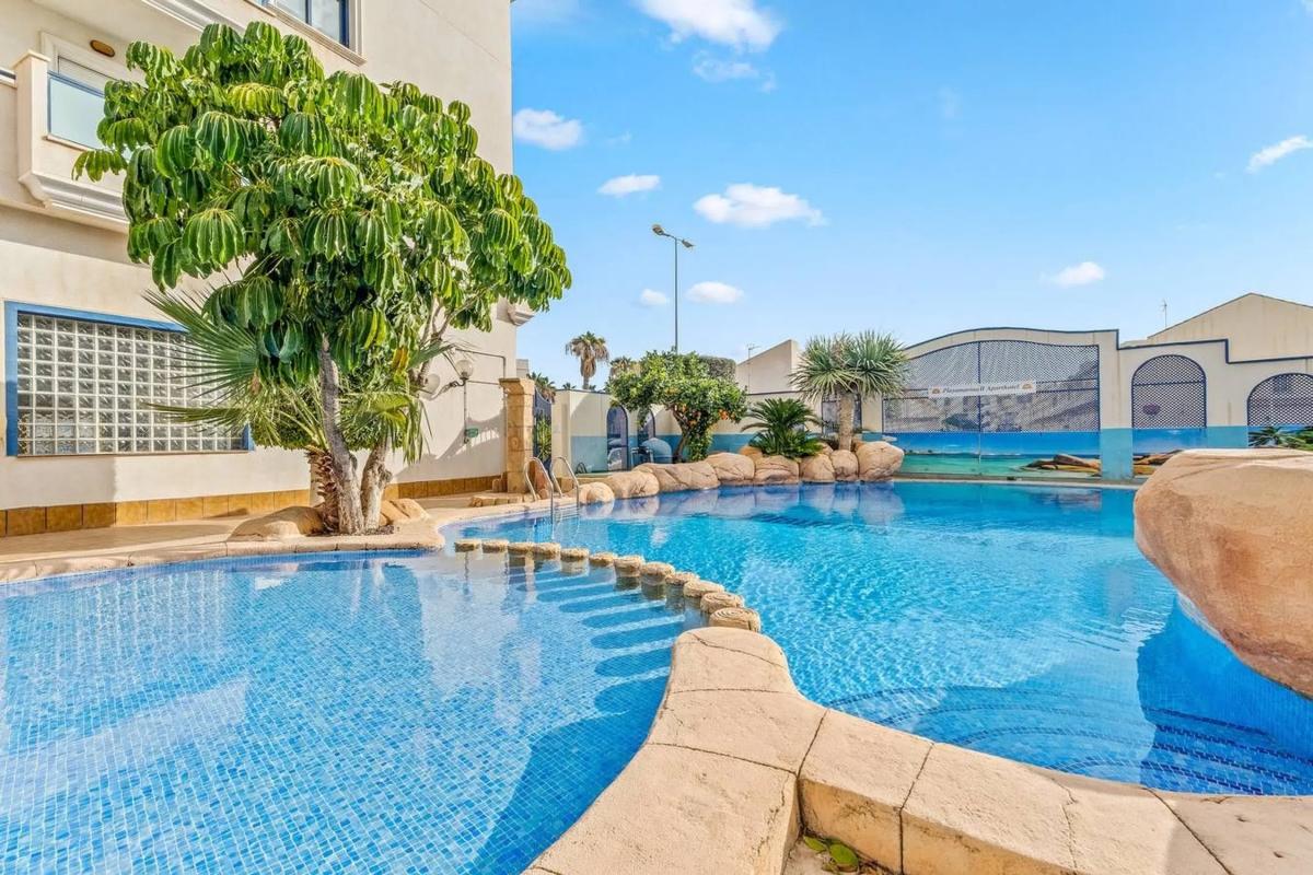 Venta de piso en Barrio Aguamarina, Orihuela
photo 2