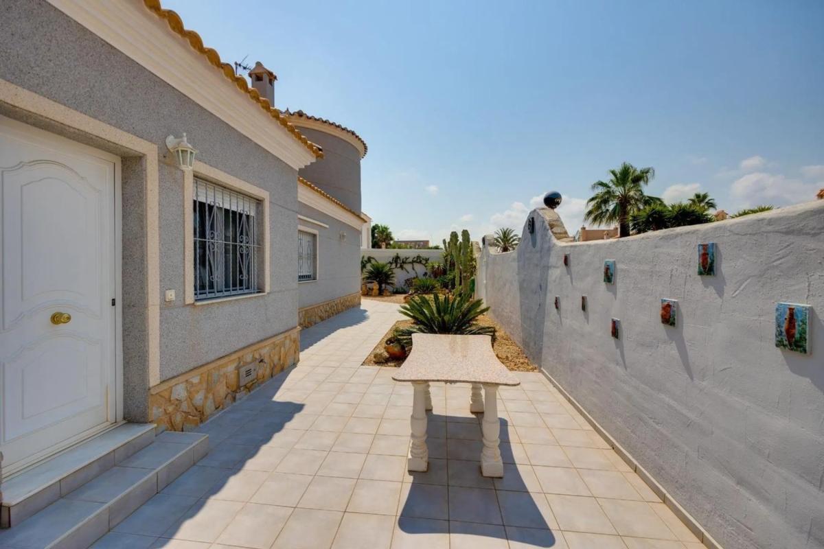 Sale of independent chalet in N-332, Orihuela
 photo 4