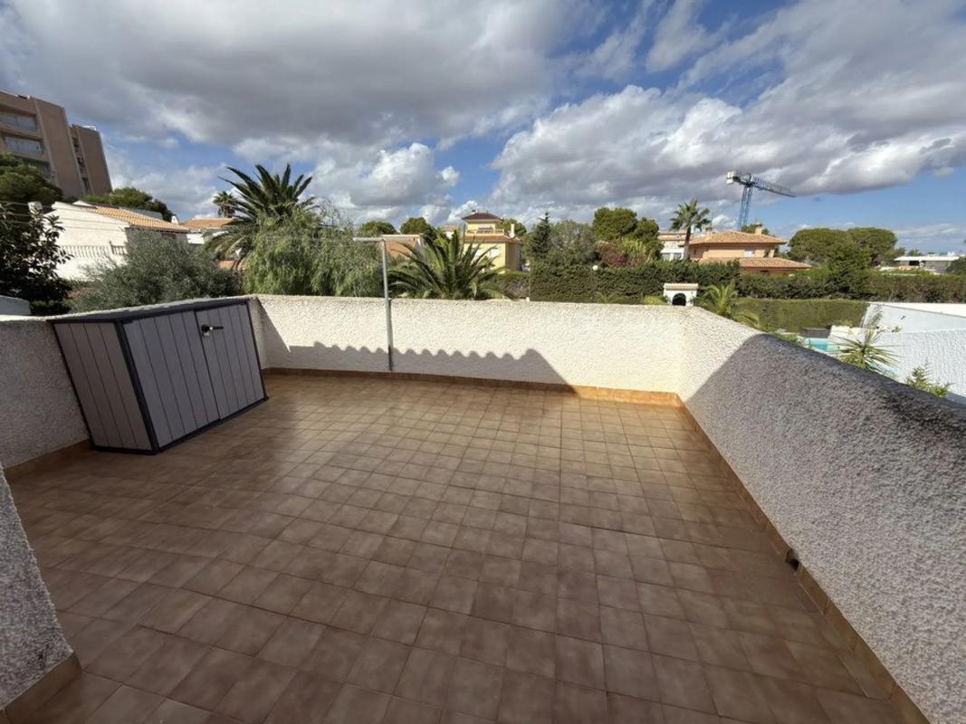 Продажа отдельного шале в  Calle Tramontana s/n, Ориуэла photo 4