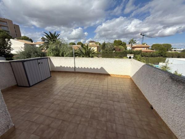 Частный шале на продаже в  Calle Tramontana s/n, Ориуэла photo 4