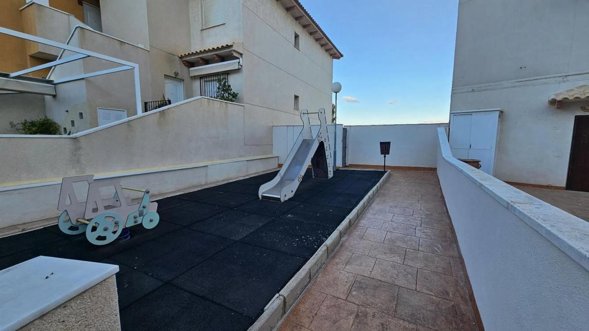 Venta de piso en Barrio Campoamor, Orihuela
photo 3