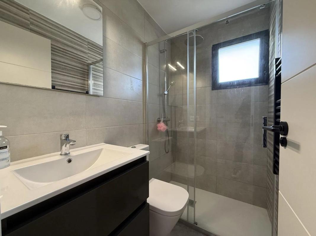 Продажа отдельного шале в  Calle Salvador Rueda Cmor, Ориуэла photo 3