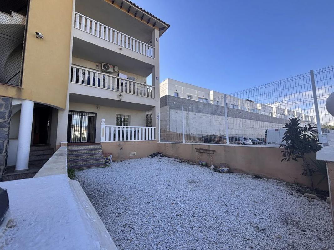 Venta de piso en Barrio Campoamor, Orihuela
 photo 2