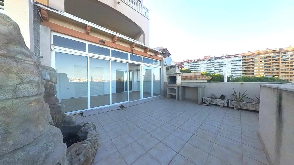 Sale of independent chalet in Calle Samaniego, Orihuela
photo 1