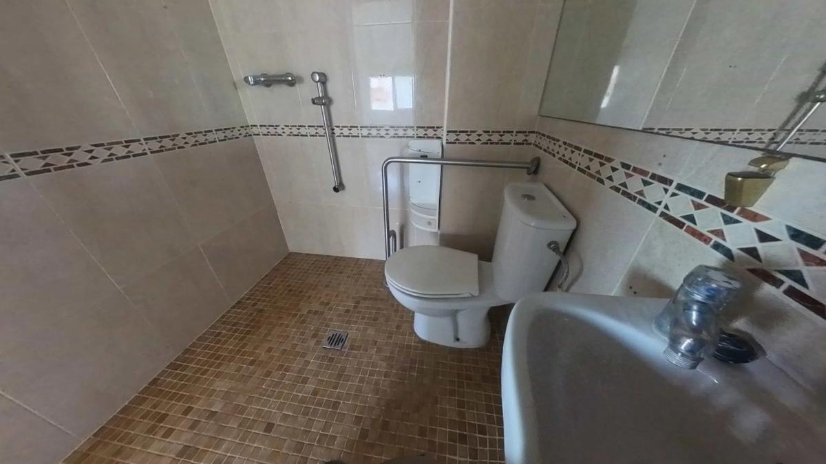 Sale of independent chalet in Calle Samaniego, Orihuela
photo 3