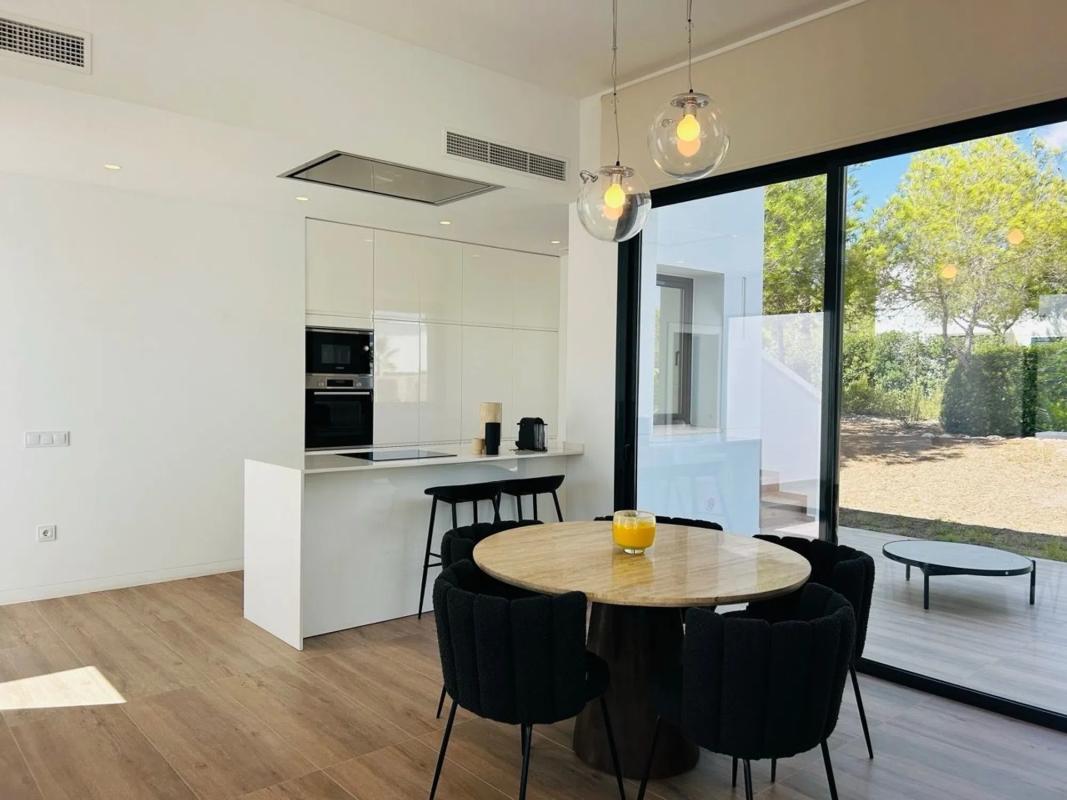 Sale of independent chalet in Calle Fontanella, Orihuela
photo 4