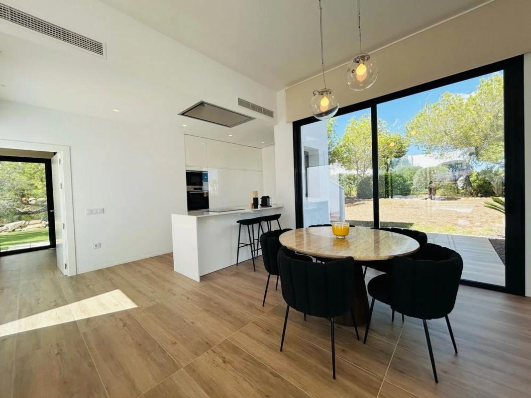 Sale of independent chalet in Calle Fontanella, Orihuela
photo 5