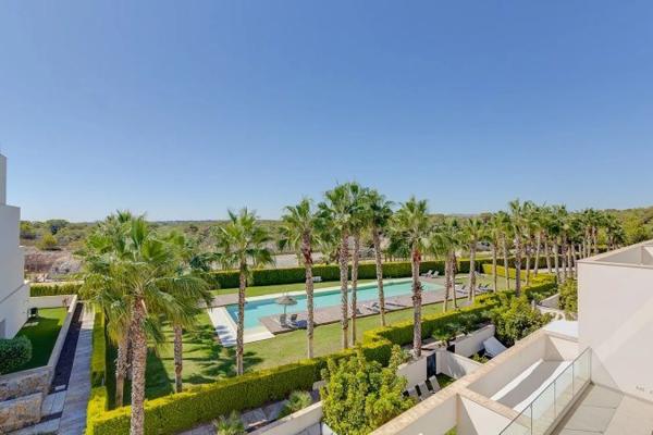 Ático en venta en Barrio Las Colinas Golf, Orihuela thumbnail 2