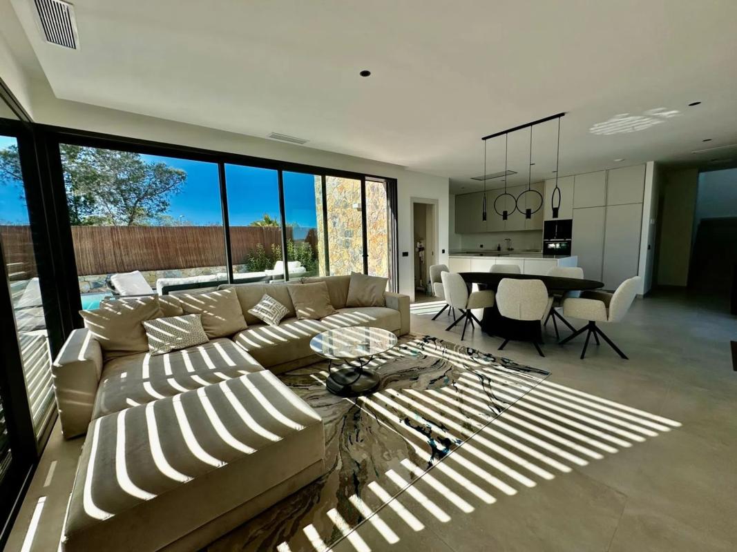 Продажа отдельного шале в  Barrio Las Colinas Golf, Ориуэла photo 4