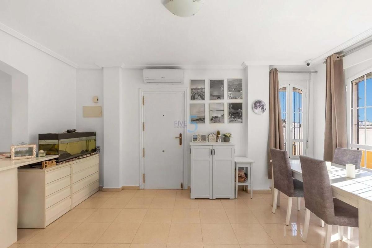 Продажа отдельного шале в  Barrio Lomas de Cabo Roig-Los Dolses, Ориуэла photo 2