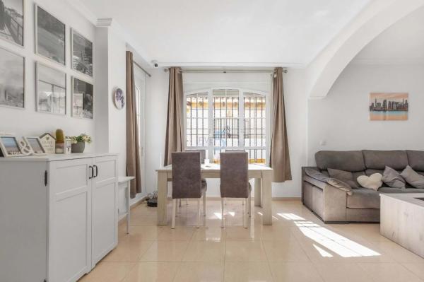 Independent chalet for sale in Barrio Lomas de Cabo Roig-Los Dolses, Orihuela
 photo 3