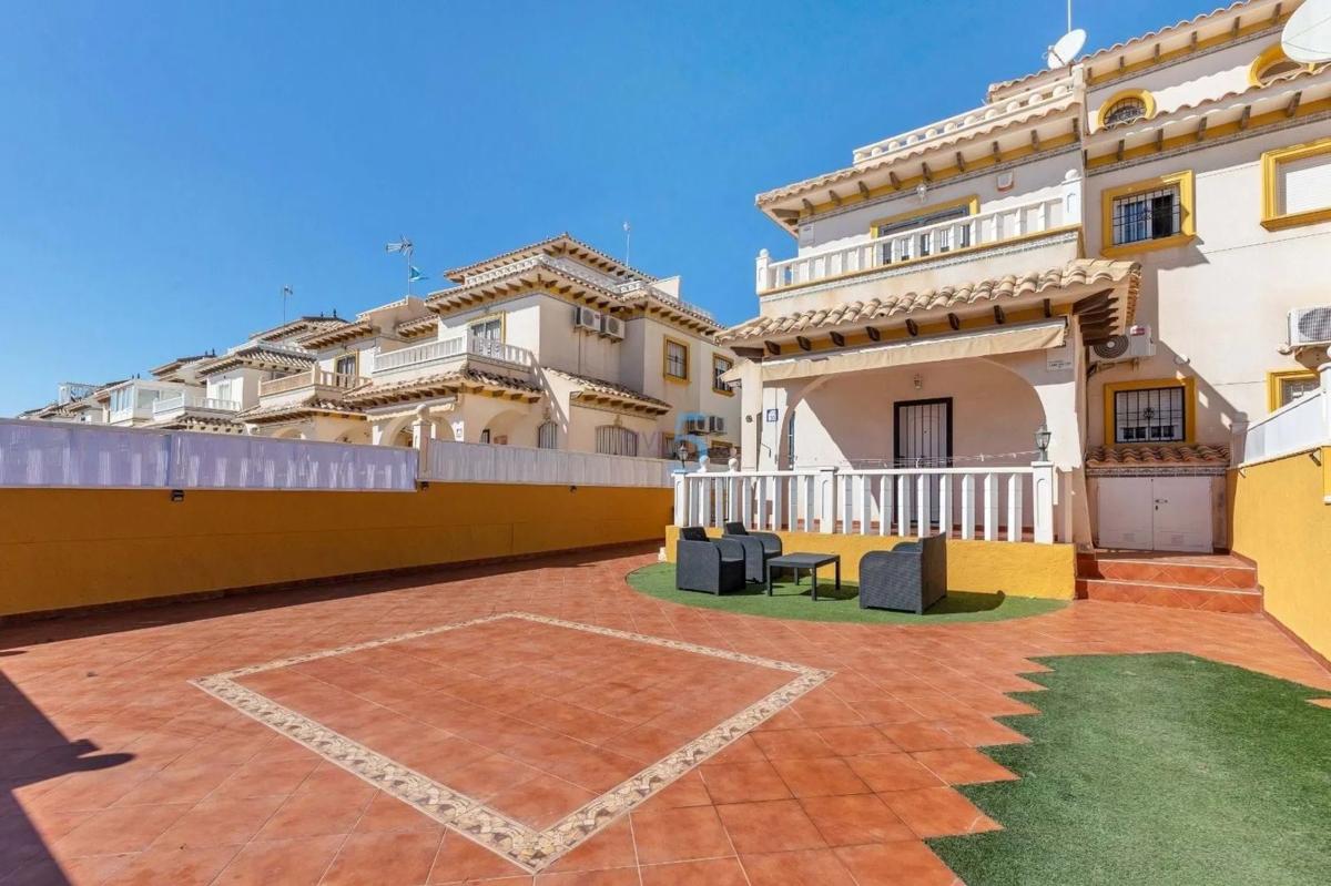Продажа отдельного шале в  Barrio Lomas de Cabo Roig-Los Dolses, Ориуэла photo 4