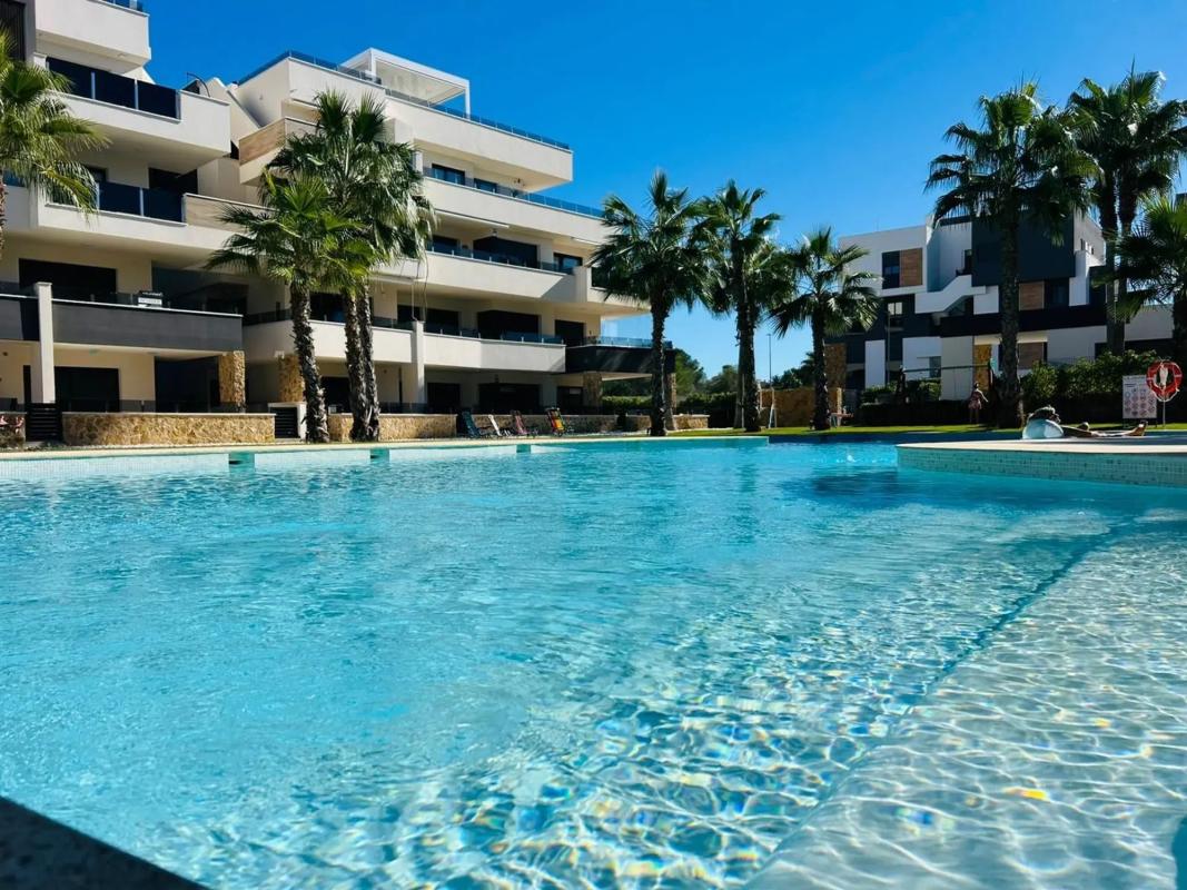 Sale of apartment in Calle Lagos de Covadonga, Orihuela
photo 1