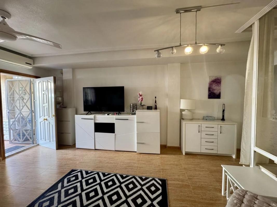 Venta de chalet adosado en  Calle del Jabalí , Orihuela photo 4