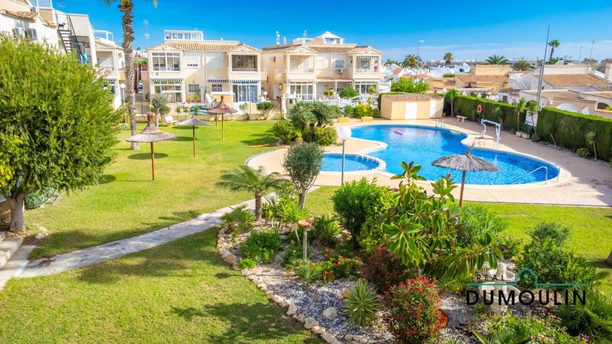 Venta de chalet independiente en Barrio Los Almendros-La Florida, Orihuela
photo 3