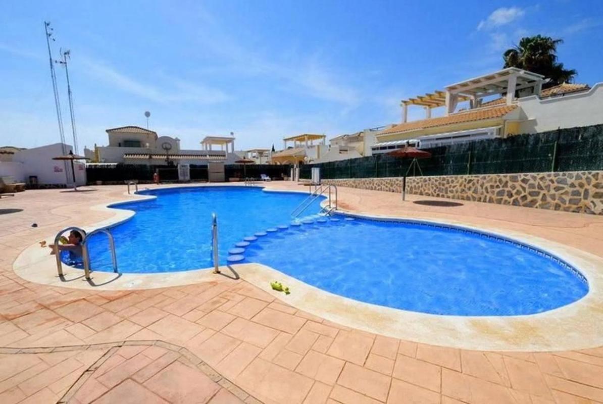 Sale of independent chalet in Barrio Los Balcones y los Altos, Orihuela
 photo 3
