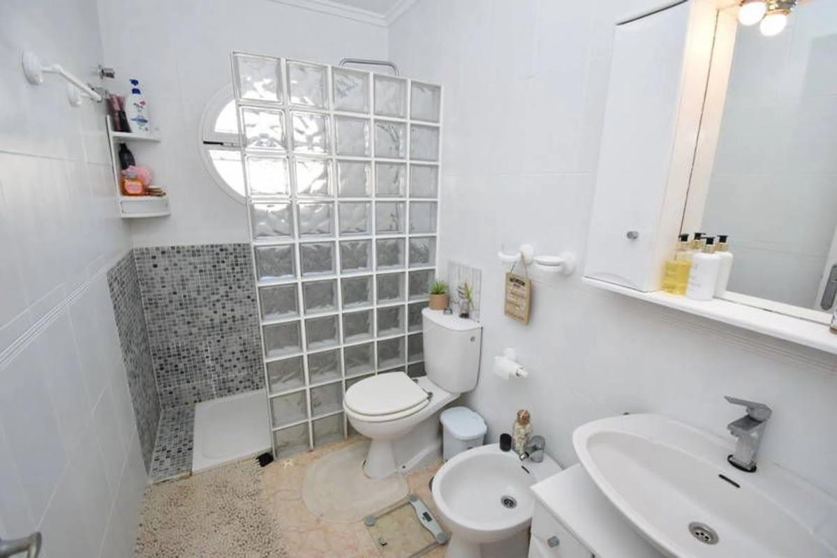 Sale of independent chalet in Barrio Los Balcones y los Altos, Orihuela
 photo 5