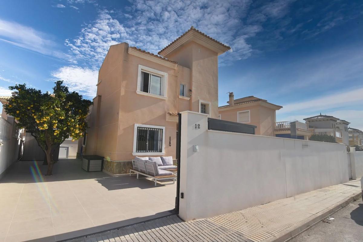 Продажа отдельного шале в Calle 35 la Florida, 3, Ориуэла photo 3