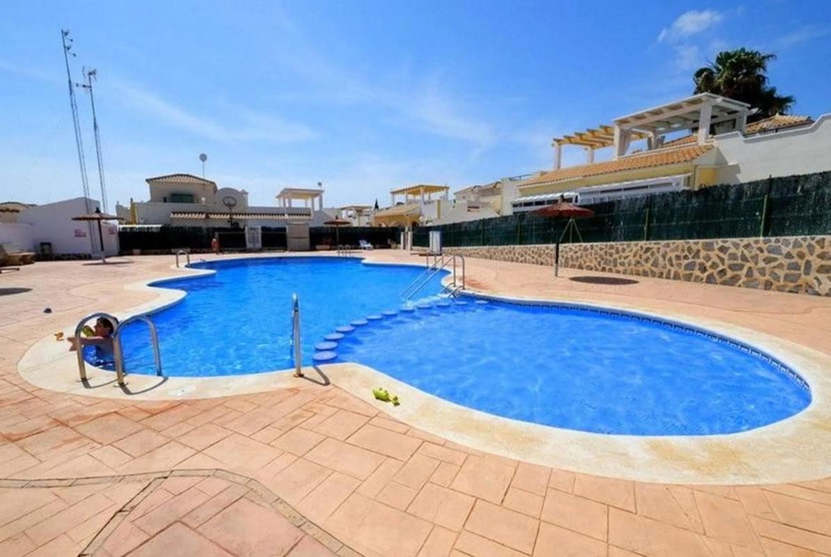 Venta de chalet adosado en  Barrio Los Balcones y los Altos , Orihuela photo 2