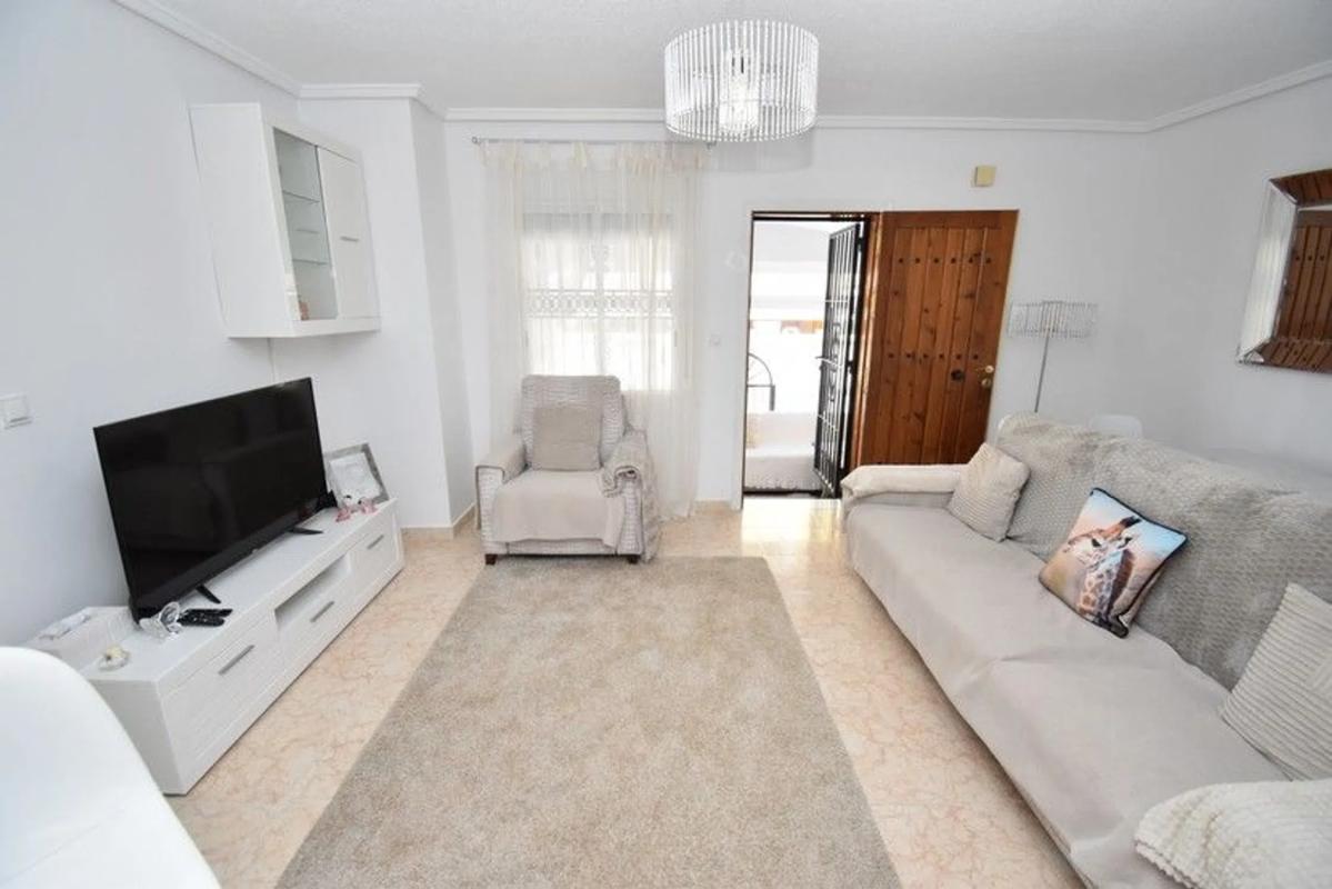 Venta de chalet adosado en  Barrio Los Balcones y los Altos , Orihuela photo 5