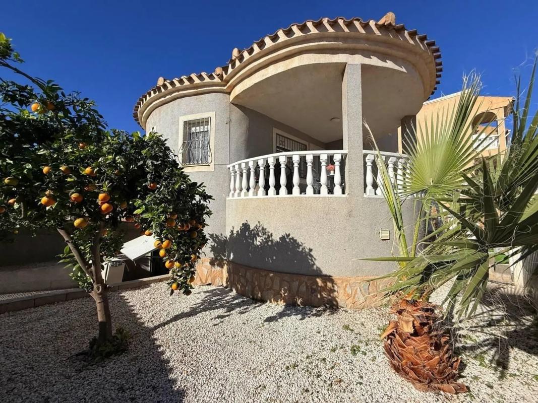 Venta de chalet independiente en Barrio Playa Flamenca, Orihuela
 photo 2
