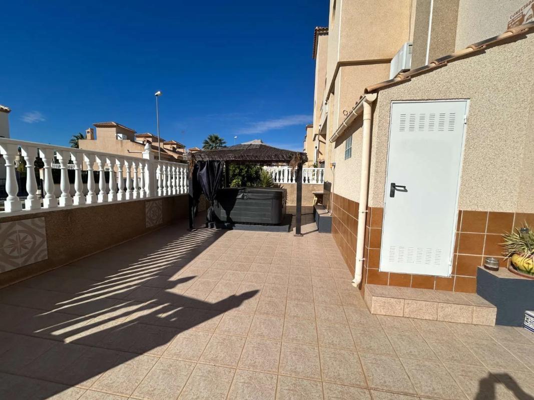 Duplex sale in Calle Peñalara, Orihuela photo 1