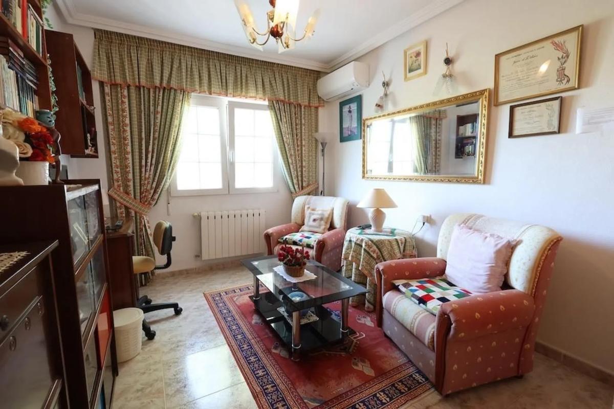 Продажа отдельного шале в Barrio Villamartín-Las Filipinas, Ориуэла photo 1