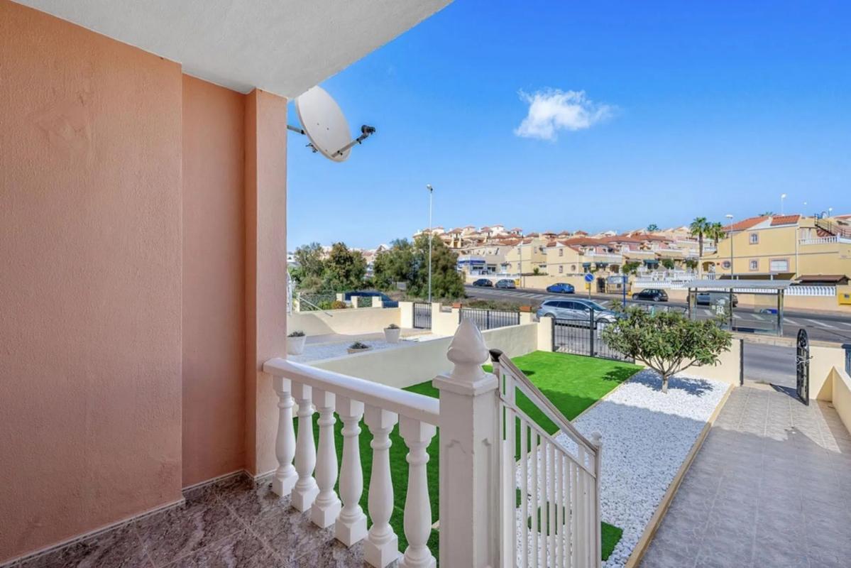 Venta de chalet independiente en Calle Carolinas, Orihuela
photo 2