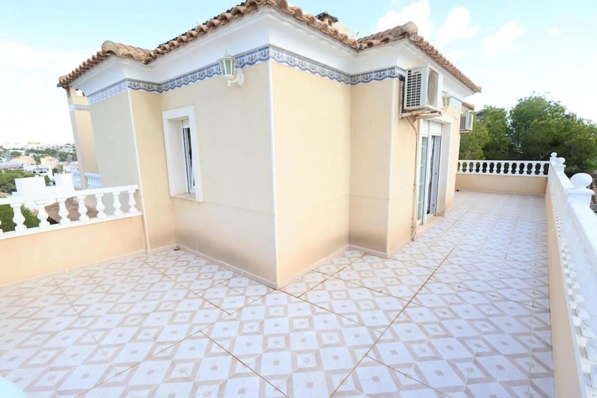 Продажа отдельного шале в Calle los Pirineos, Ориуэла photo 1