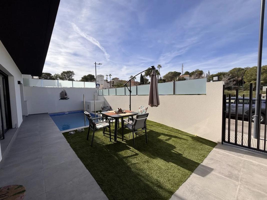 Properties for sale and rent in Spain photo 2